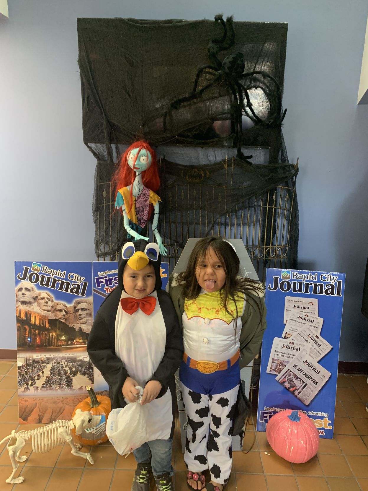 Halloween Pictures to run in Thursday's paper 091.JPG